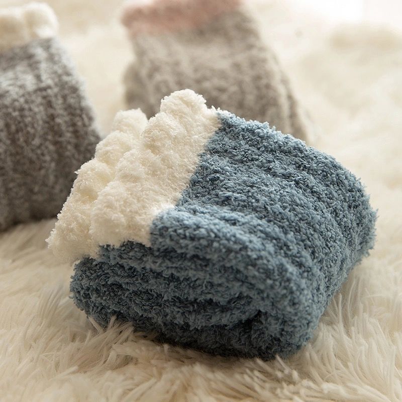 7 Pairs Women’s Fuzzy Floor Socks - Cozy & Warm Mid Tube Hosiery, Winter Essentials